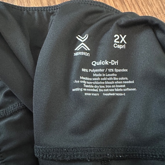 Xersion Black Capri Workout Leggings - 2X - Picture 3 of 3